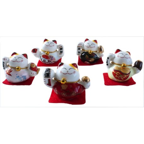 Lot de 5 Chats Maneki Neko en porcelaine