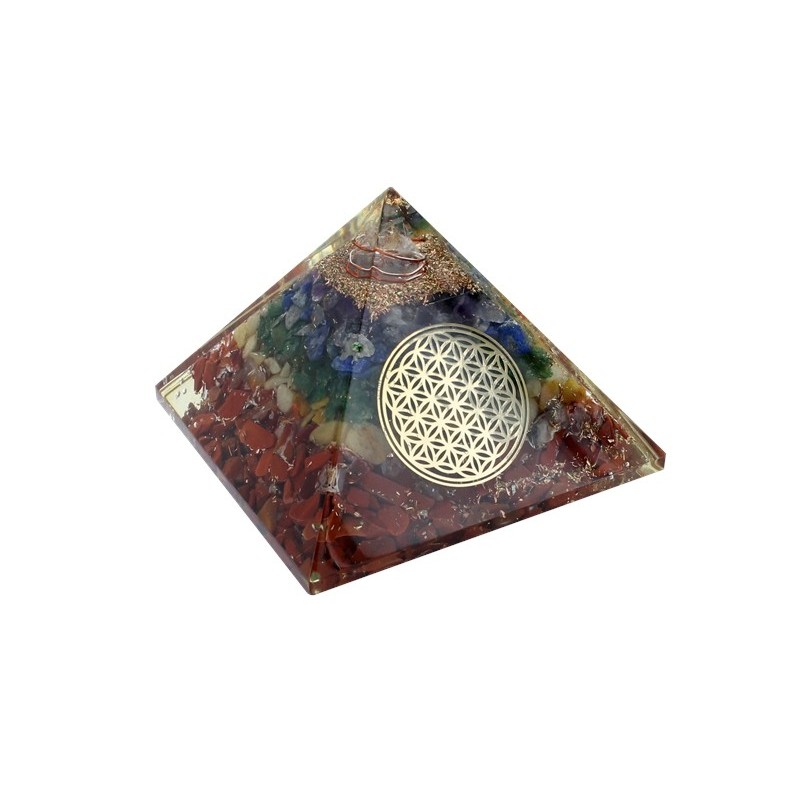 Pyramide Orgonite 7 Chakras avec Fleur de Vie en métal doré